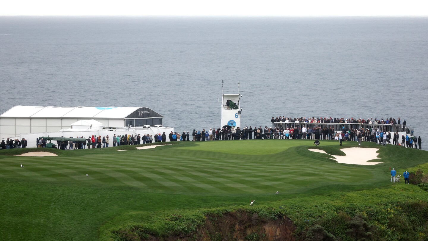 Final-round tee times moved up due to weather at Pebble Beach