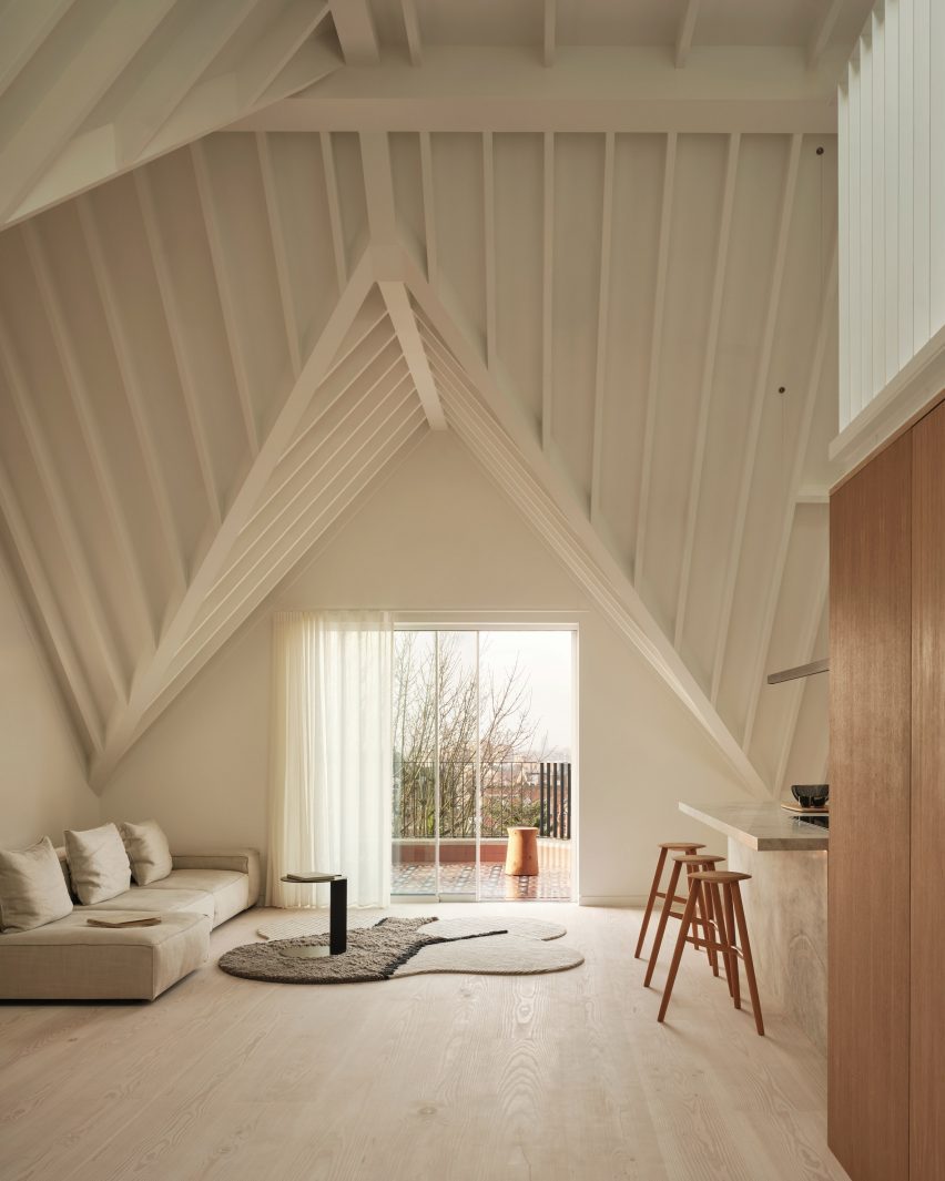 Vaulting Loft by Mata Architects