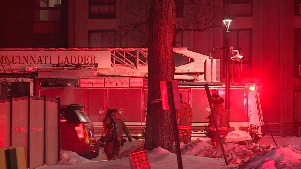 1 dead after overnight fire at large West Price Hill apartment complex