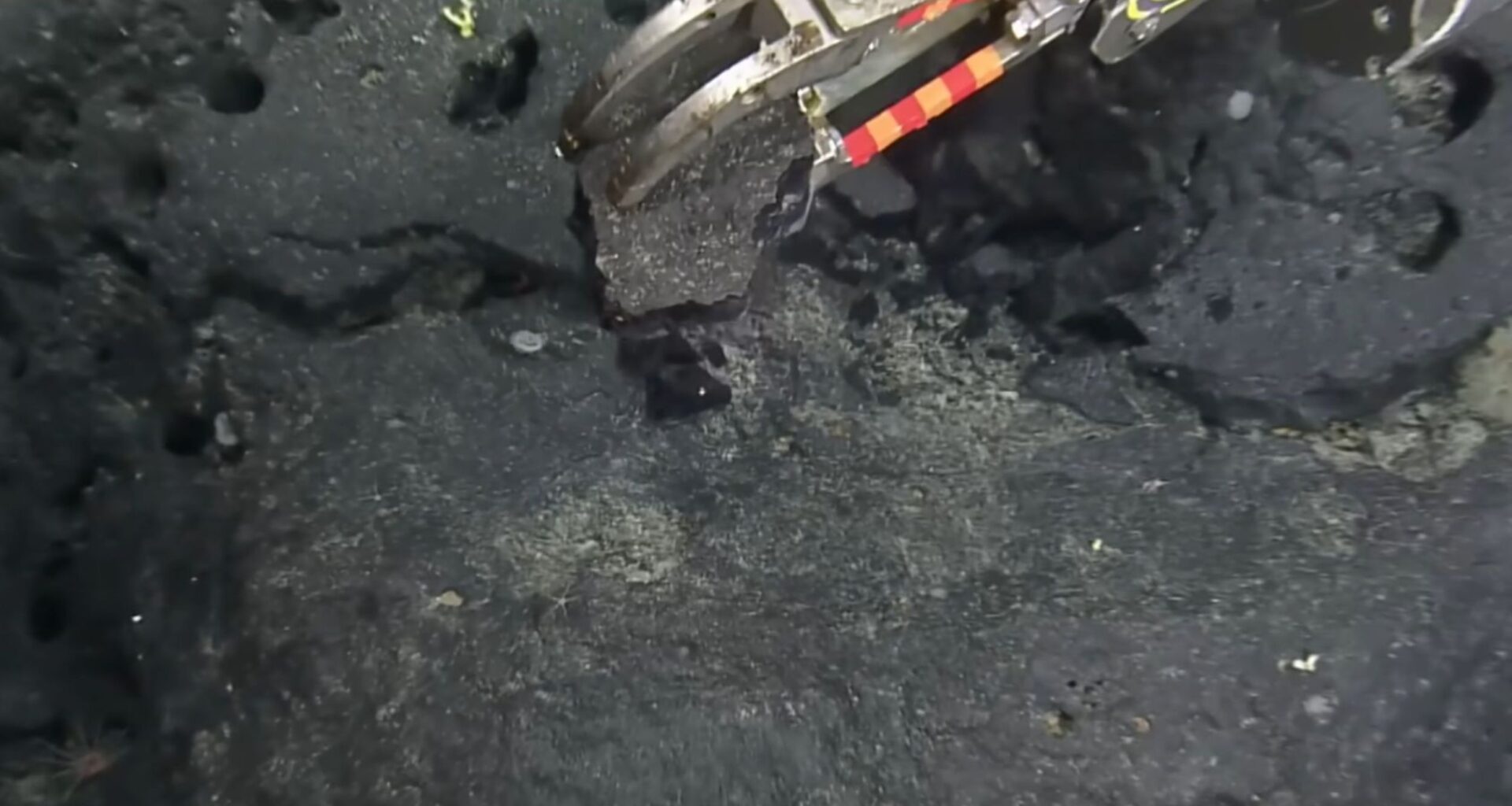 Scientists find a "yellow brick road" thousands of feet below the sea