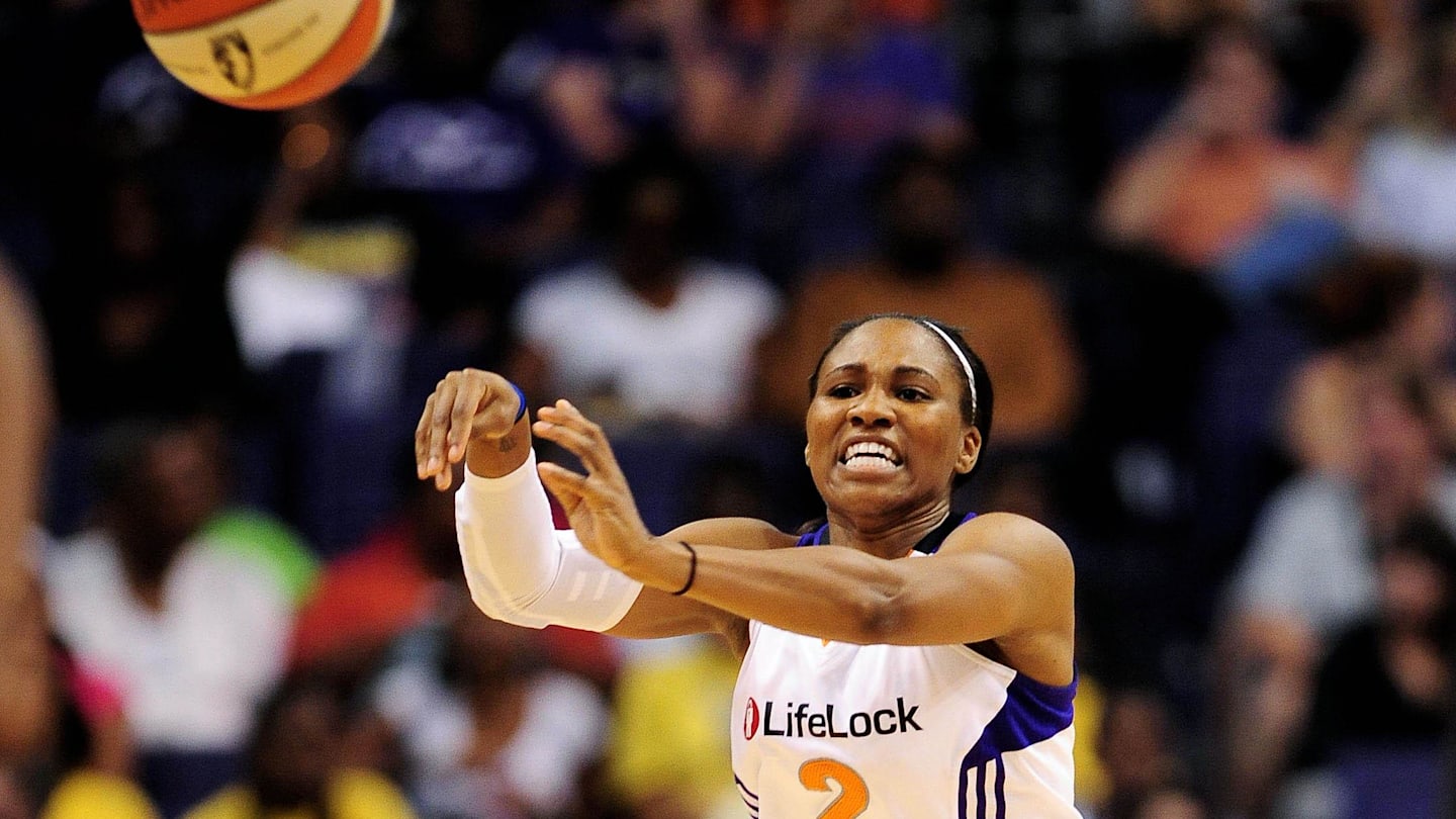 Mercury Guards Facilitate, Lead Team To Victory