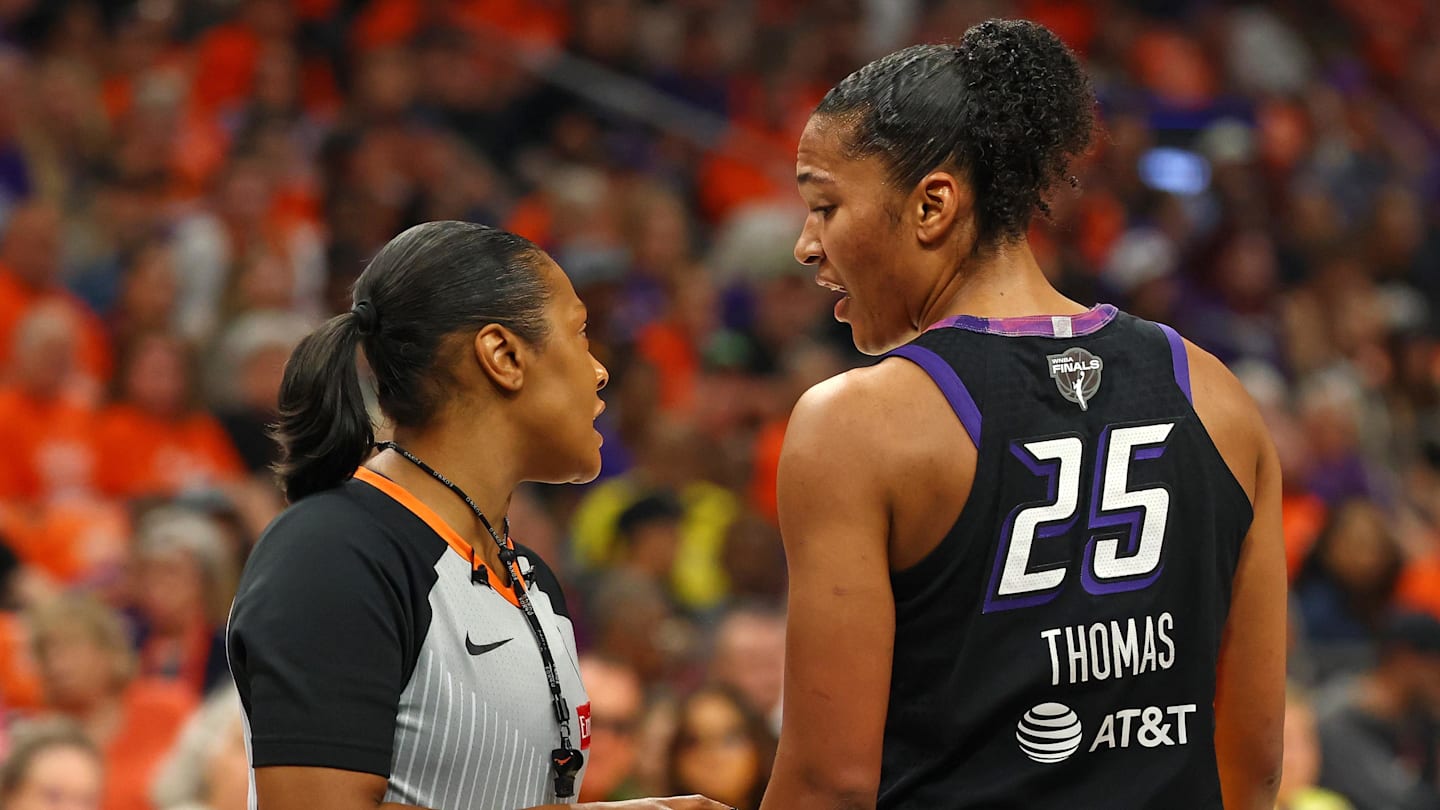 Mercury's Thomas Remains Consistent, Scores With Ease