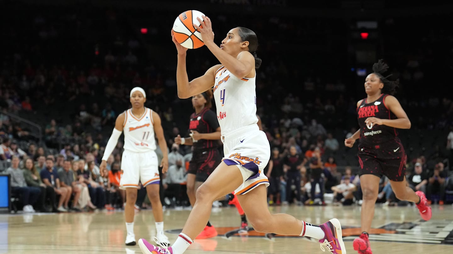 The Mercury Fight For A Playoff Spot During Difficult Season