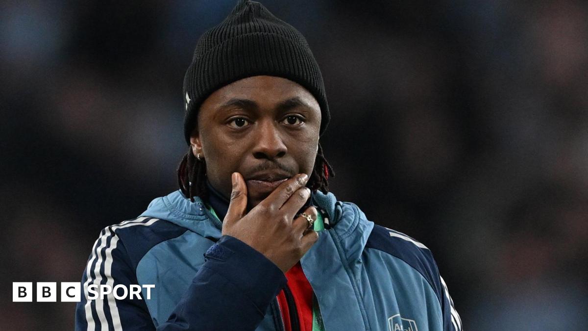 Arsenal's Eberechi Eze puts his hand to his chin after the League Cup final defeat by Manchester City