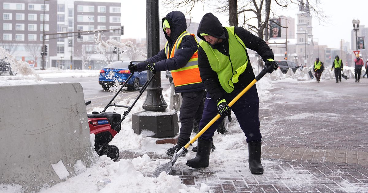 Severe storms pummel parts of US with snow and high winds and raise tornado threat :: WRAL.com