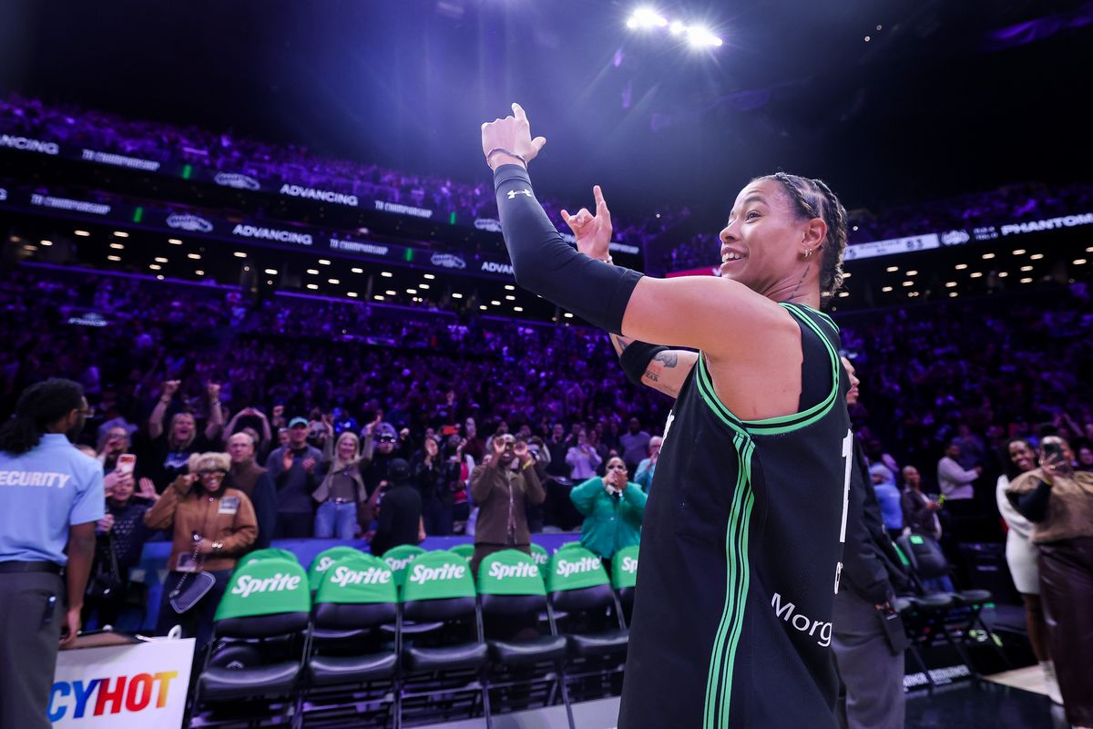 Natasha Cloud #15 of the Phantom celebrates after defeating the Vinyl in the Unrivaled Semifinals at Barclays Center on March 02, 2026 in New York City