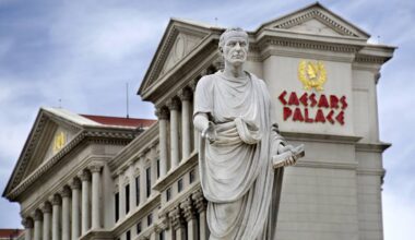 Fertitta and Caesars in weekend deal talks to acquire casino
