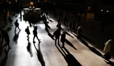 AI, layoffs spur workers to want a career change, FlexJobs finds