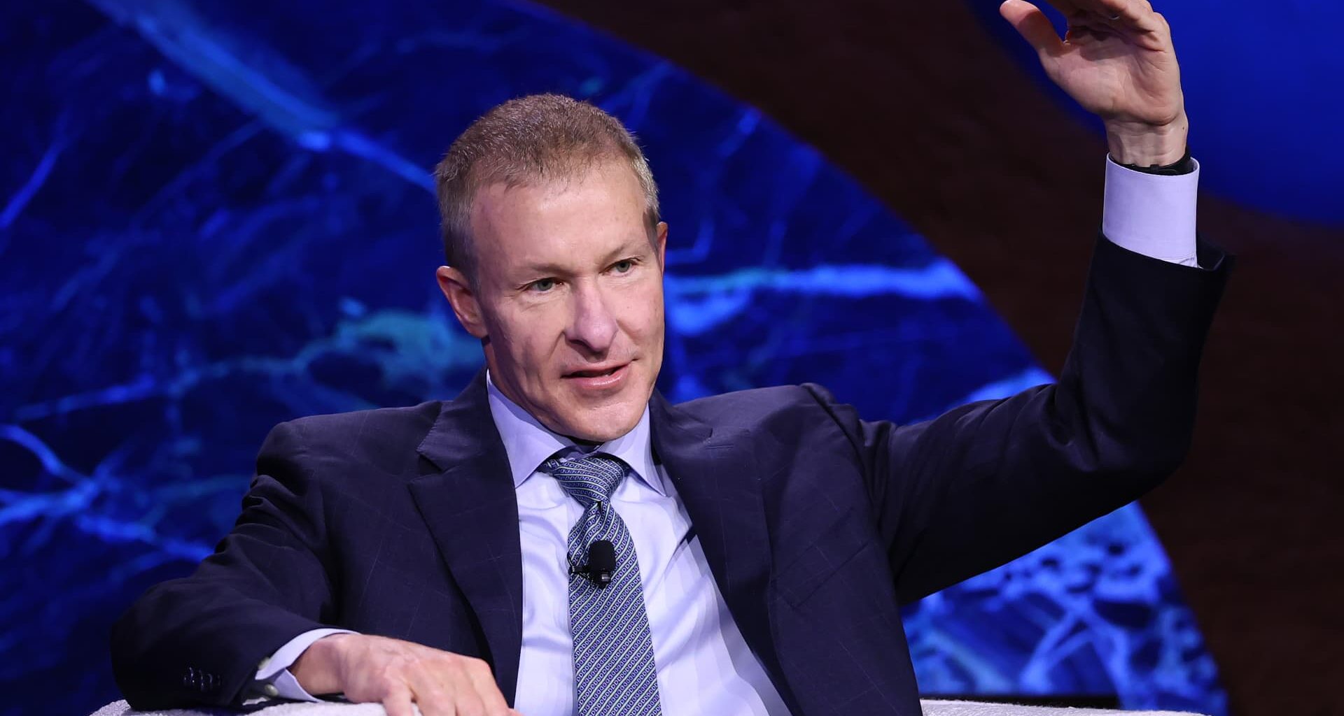 United Airlines CEO says fuel prices will hit first-quarter results