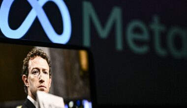 Meta offers stock awards, options for executives, aggressive timing