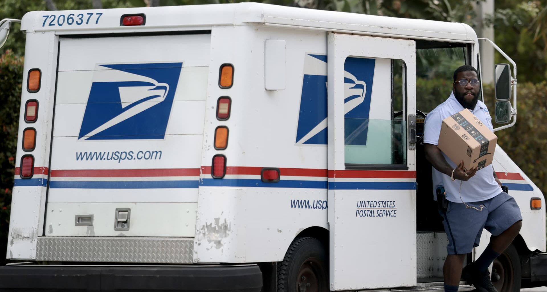 U.S. Postal Service seeks 8% fuel surcharge for package deliveries