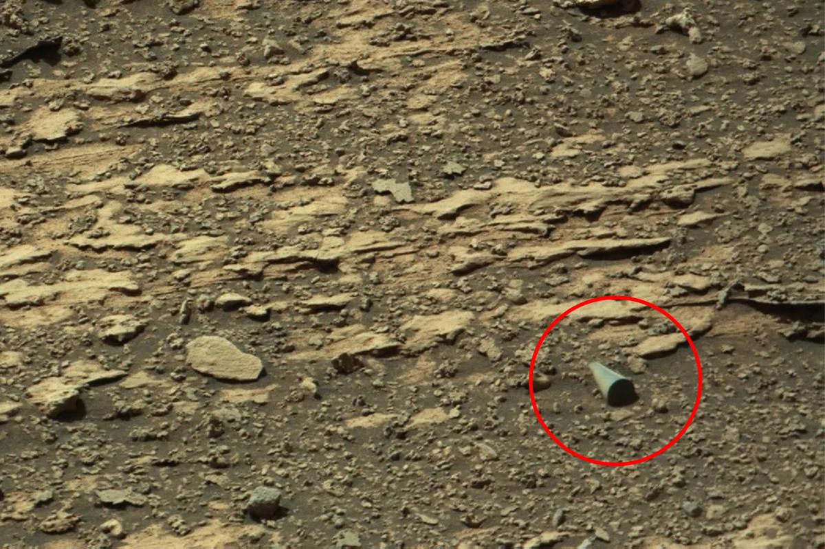 'Shiny' geometric object spotted on Mars sparks call for NASA probe