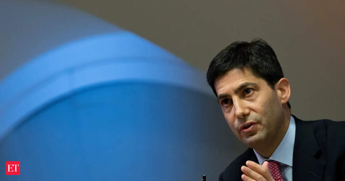 Trump expects his Fed pick and AI to deliver a replay of the '90s boom. Economists have doubts