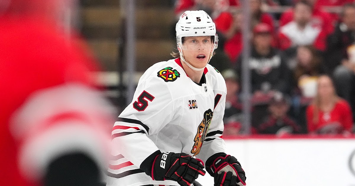 Chicago Blackhawks trading Connor Murphy to Edmonton Oilers