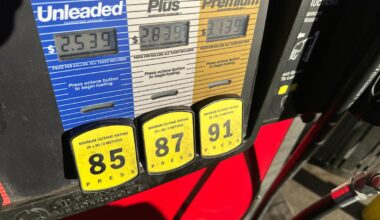 Gas prices jump over 10 cents in a day, set to rise 'very quickly' as oil surges amid Iran war