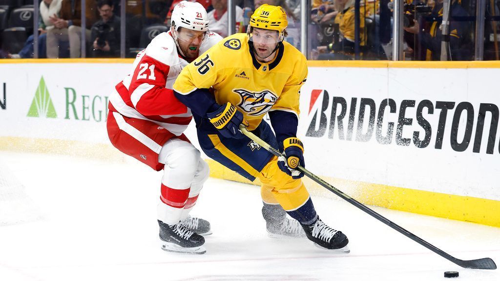 Predators deal winger Cole Smith to Knights for 2028 pick