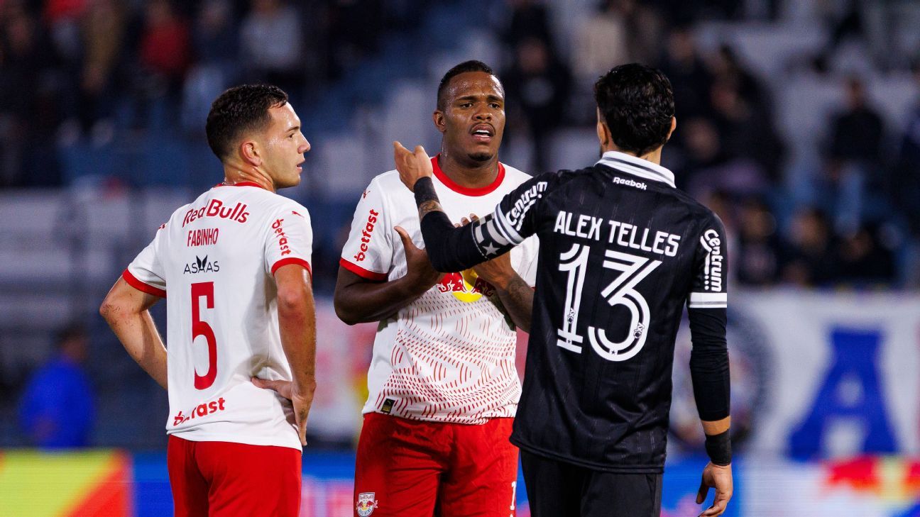 Brazilian player Marques banned 12 games for sexism toward ref