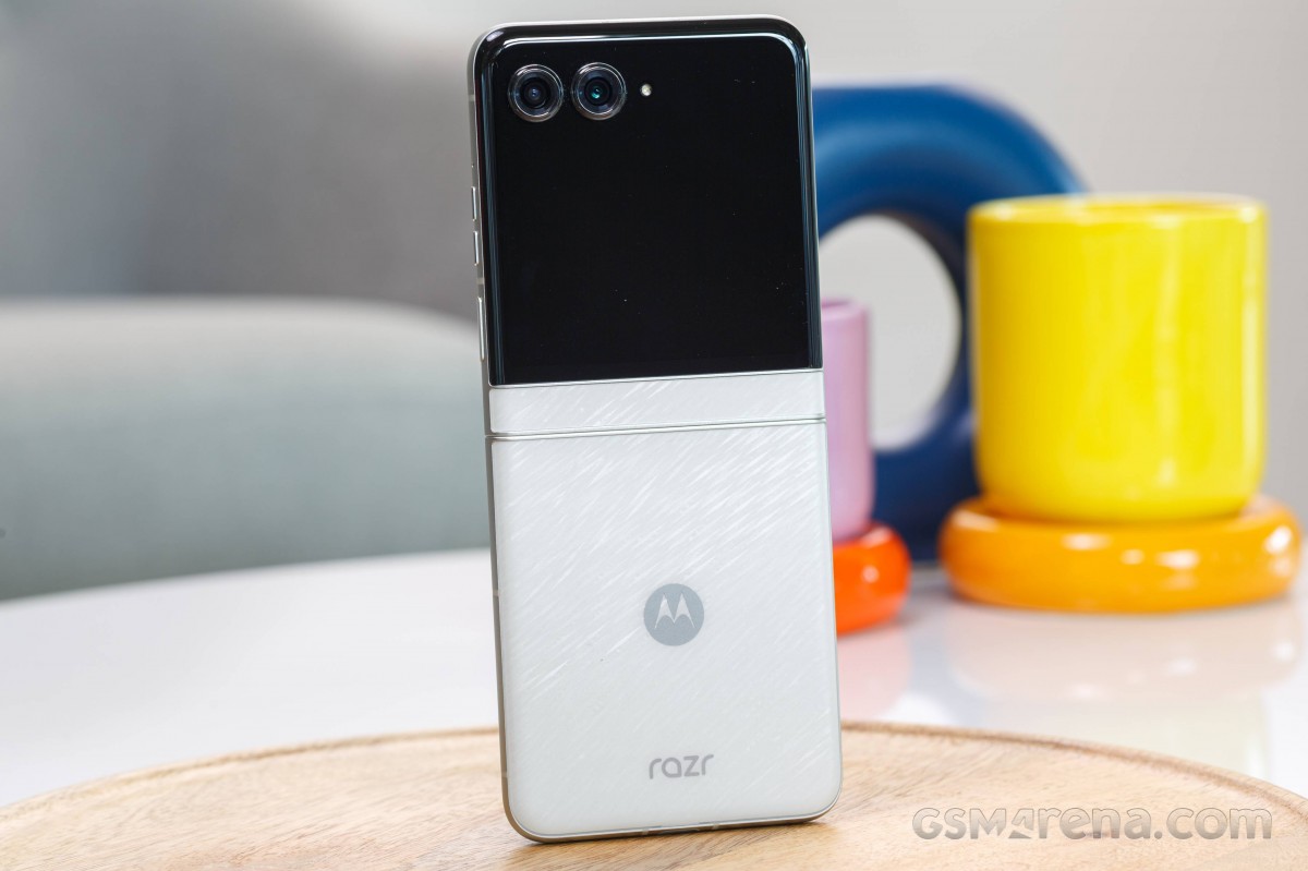 Motorola Razr 60 features a 50MP main and a 13MP ultrawide camera