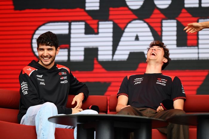 Esteban Ocon, Haas F1, Oliver Bearman, Haas F1