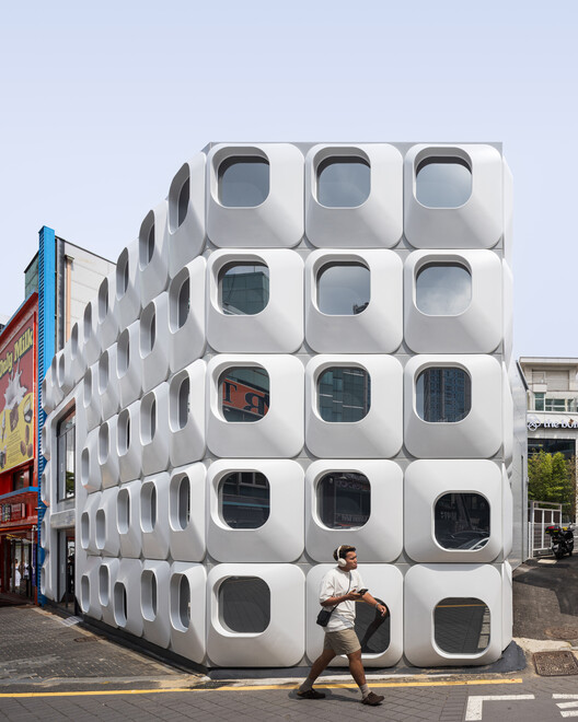 Hotel Myeongdong Station / Yong Ju Lee Architecture - Exterior Photography