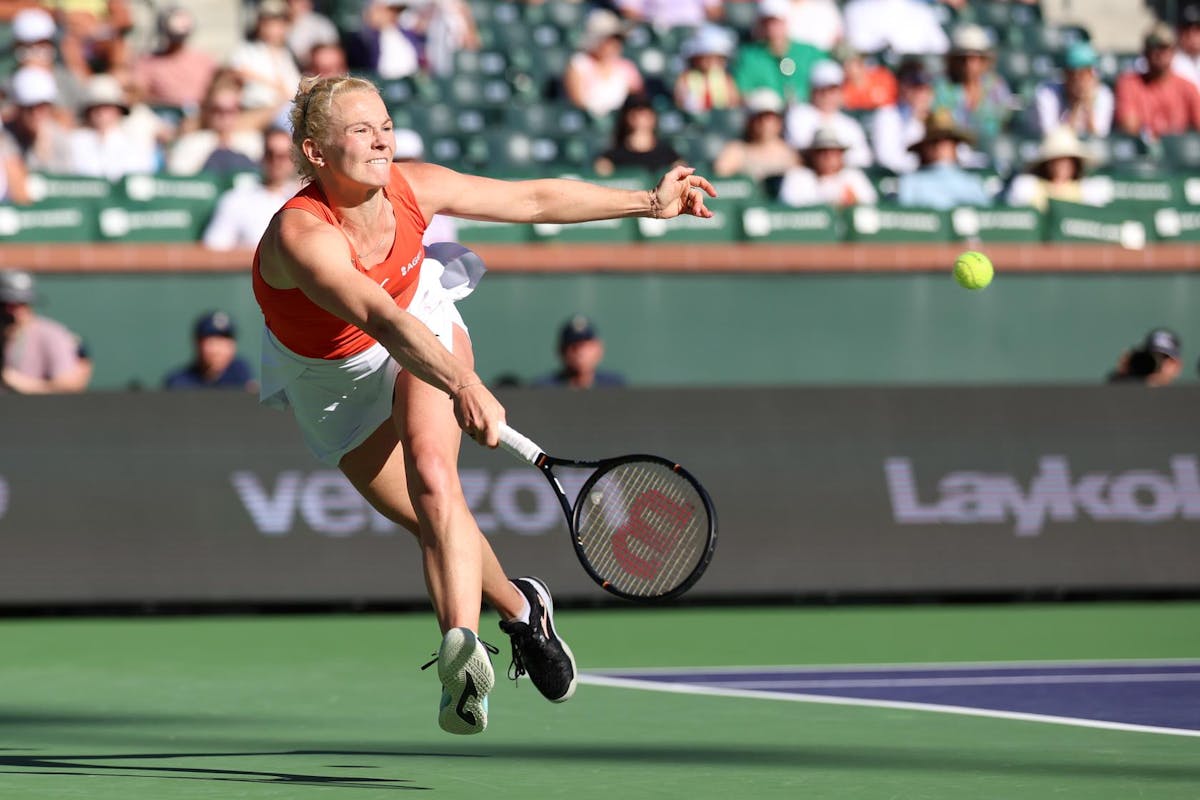 Siniakova Ends Andreeva’s Title Defense Bid