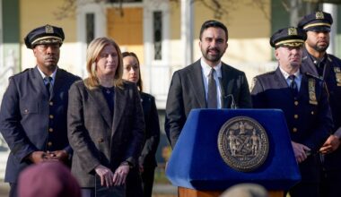 Explosives thrown near NYC mayor's home being investigated as 'ISIS-inspired' terrorism, officials say