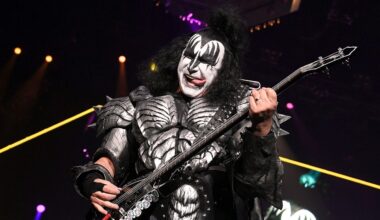 Gene Simmons tells Mark Ruffalo, Ben Stiller to shut up about politics