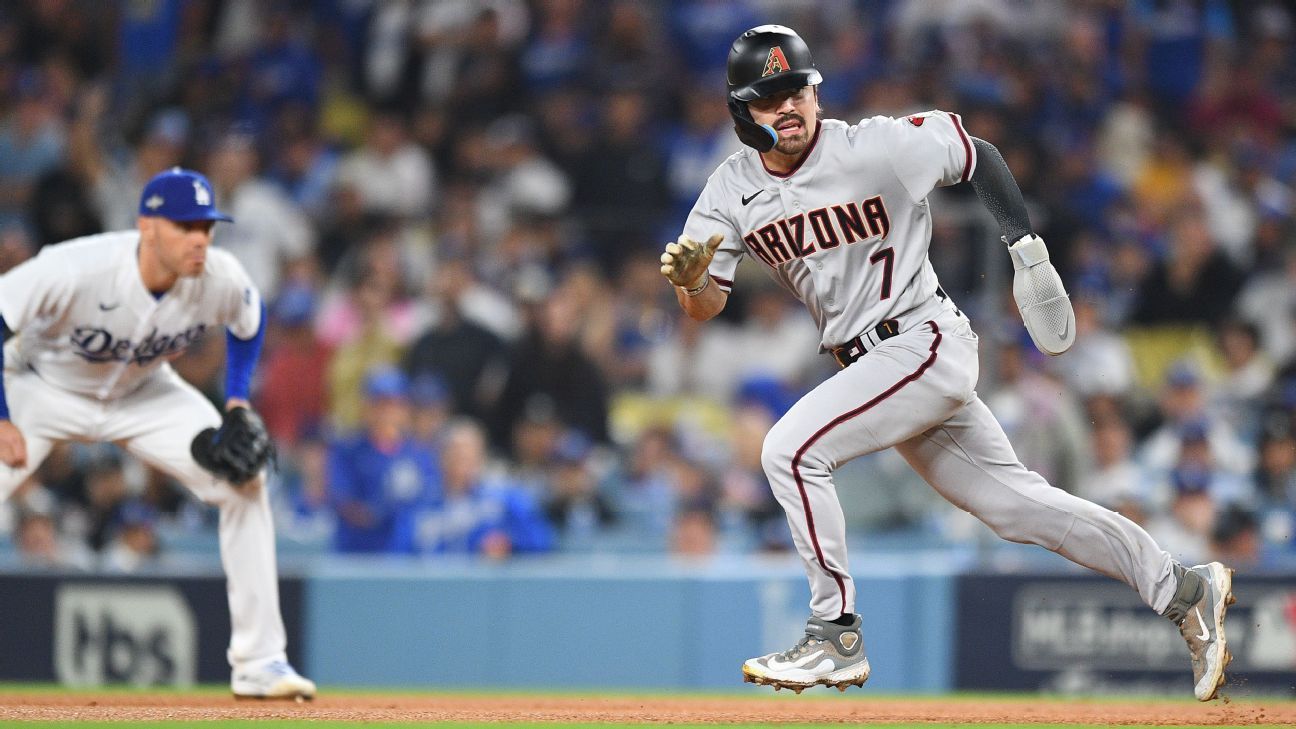D-backs' Carroll makes spring debut, says hand 'felt fine'