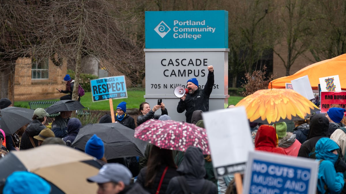 Portland Community College faculty and staff commence historic strike over wages