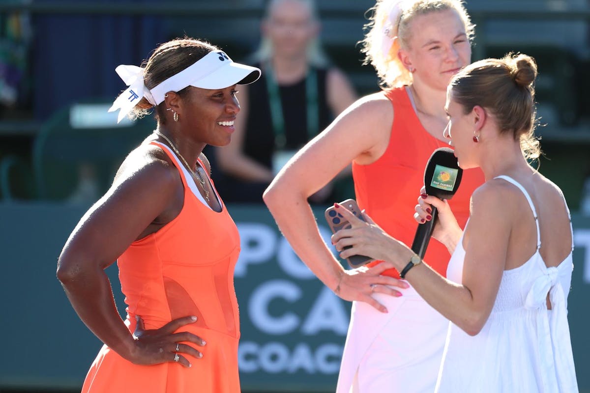 Siniakova, Townsend Storm Past Top Seeds Paolini and Errani