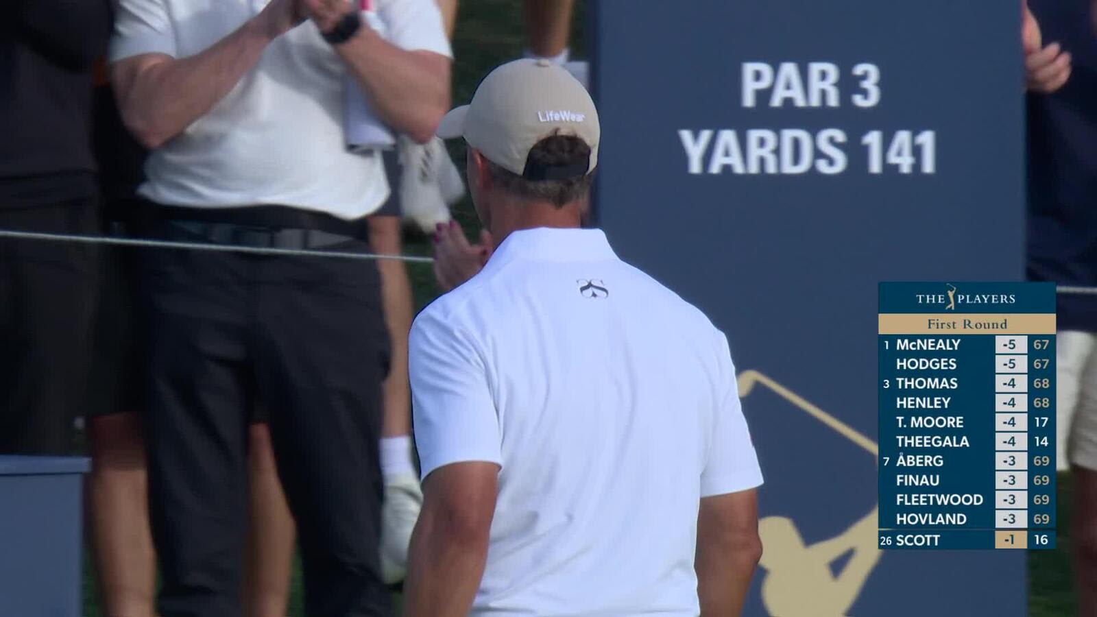 Adam Scott hits tee shot on Island Green to 2 feet