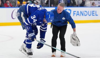 Maple Leafs' Auston Matthews exits after knee-on-knee hit