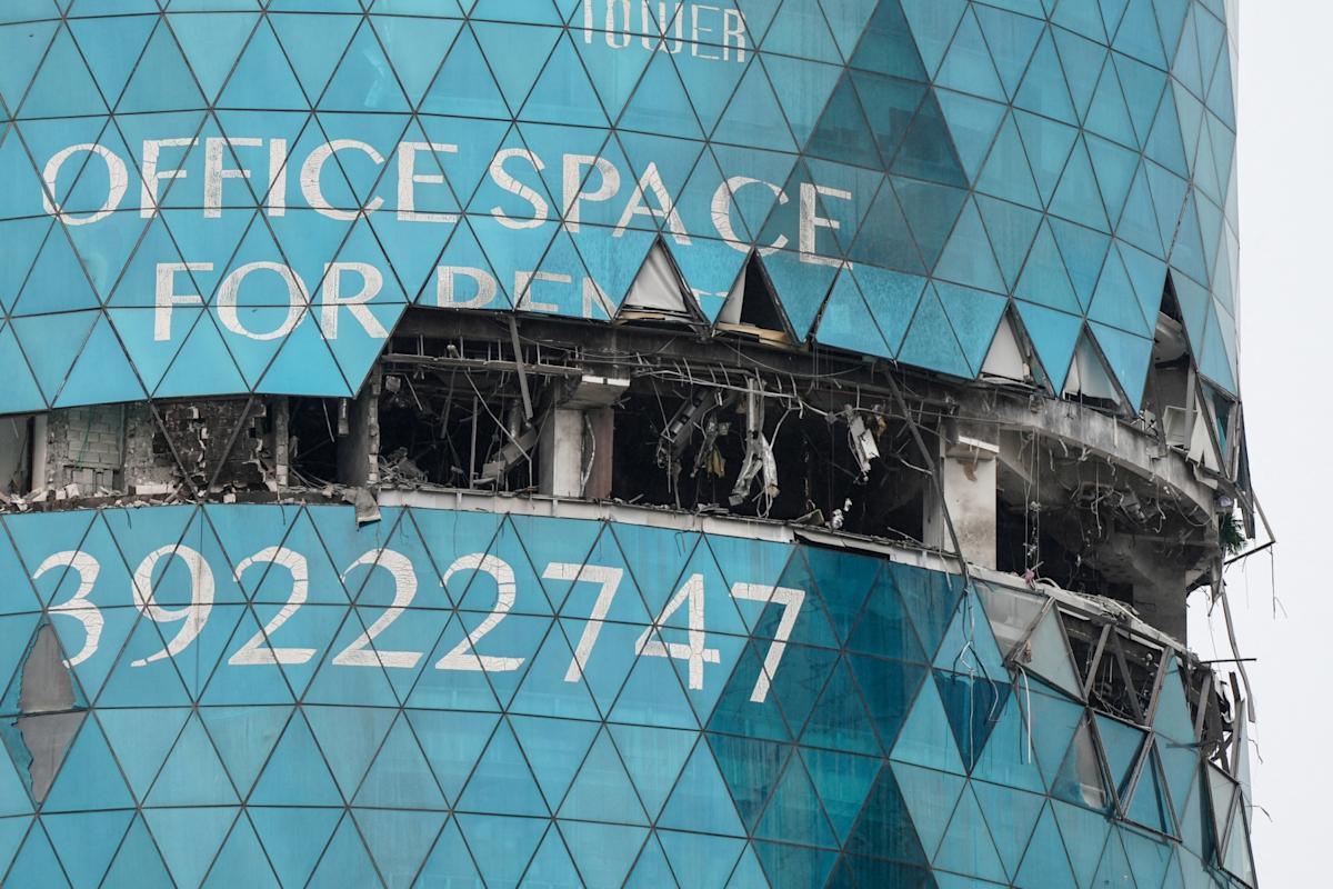 Investors Hunt for Hedges as War Shatters Decades-Old Strategies