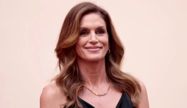 Supermodel Cindy Crawford skinny dips as part of her morning routine