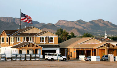 US housing market stays tight as median home prices hover near $400,000