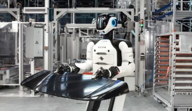 Humanoid robots get to work at German BMW factory [video]