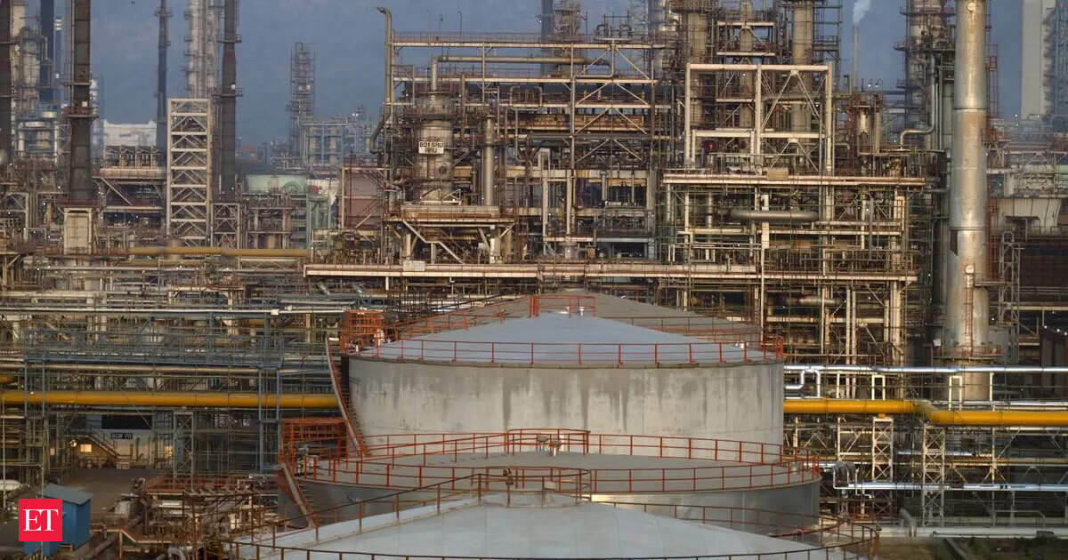 Over 400 million barrels of emergency oil reserves to flow to global markets soon, IEA says