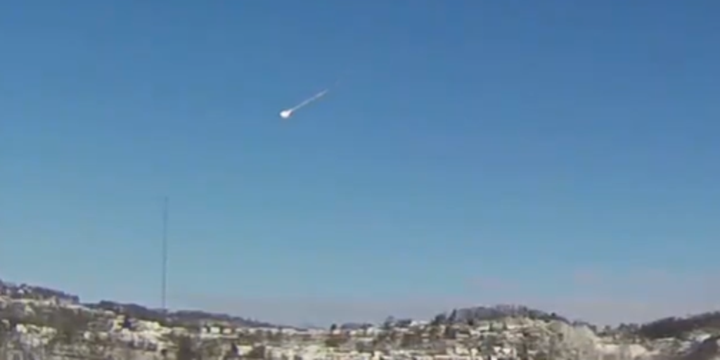Did you see or hear it? Meteor causes apparent boom as it streaks across Ohio Valley sky
