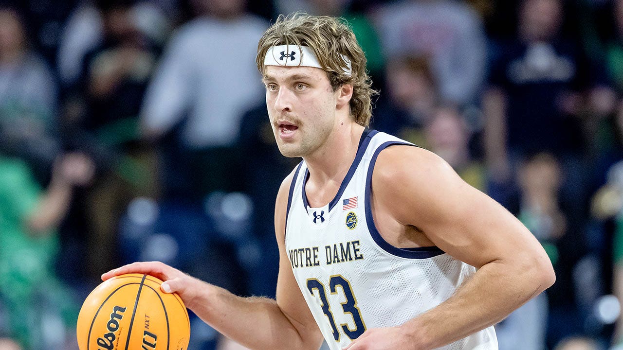 Colts sign Notre Dame basketball forward Carson Towt as tight end