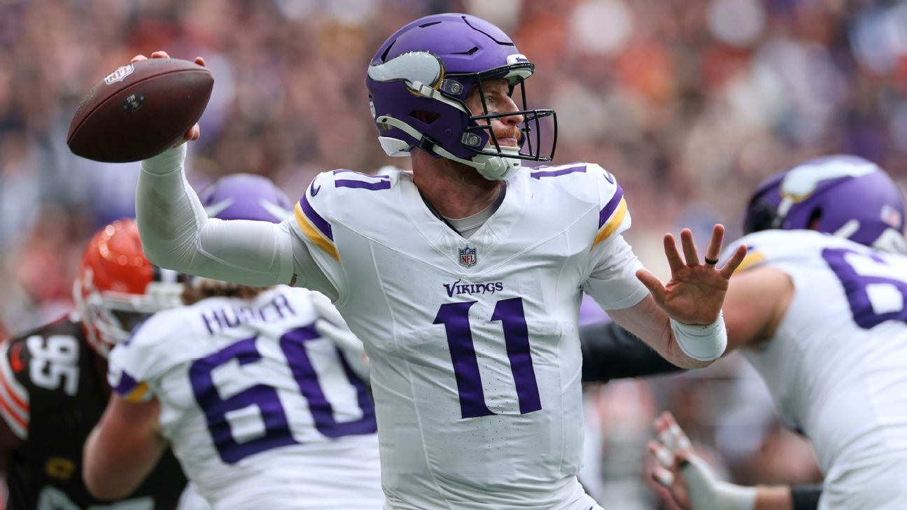 Vikings bring back Carson Wentz, adding to QB depth