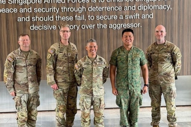 Singapore Armed Forces Visit by USARPAC Leader