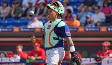 Mets experiment with dugout relaying pitch calls to catcher