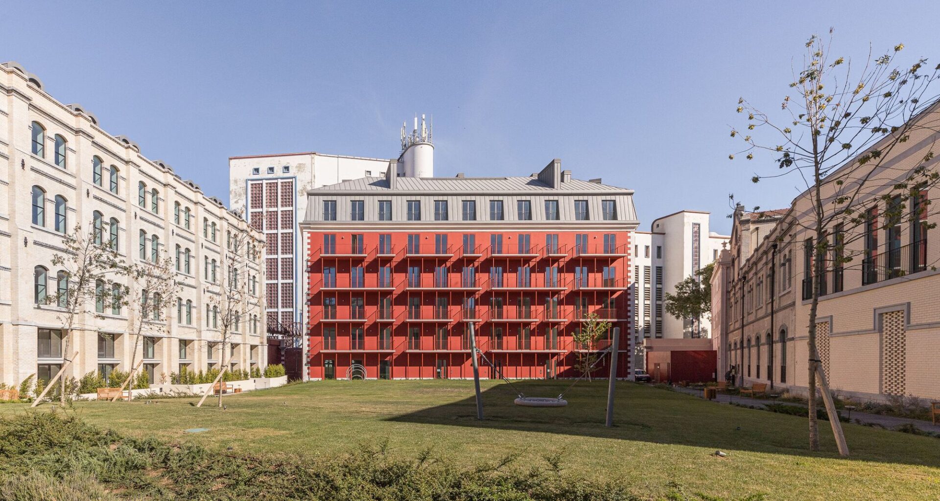 Convento do Beato Residential Complex / RISCO