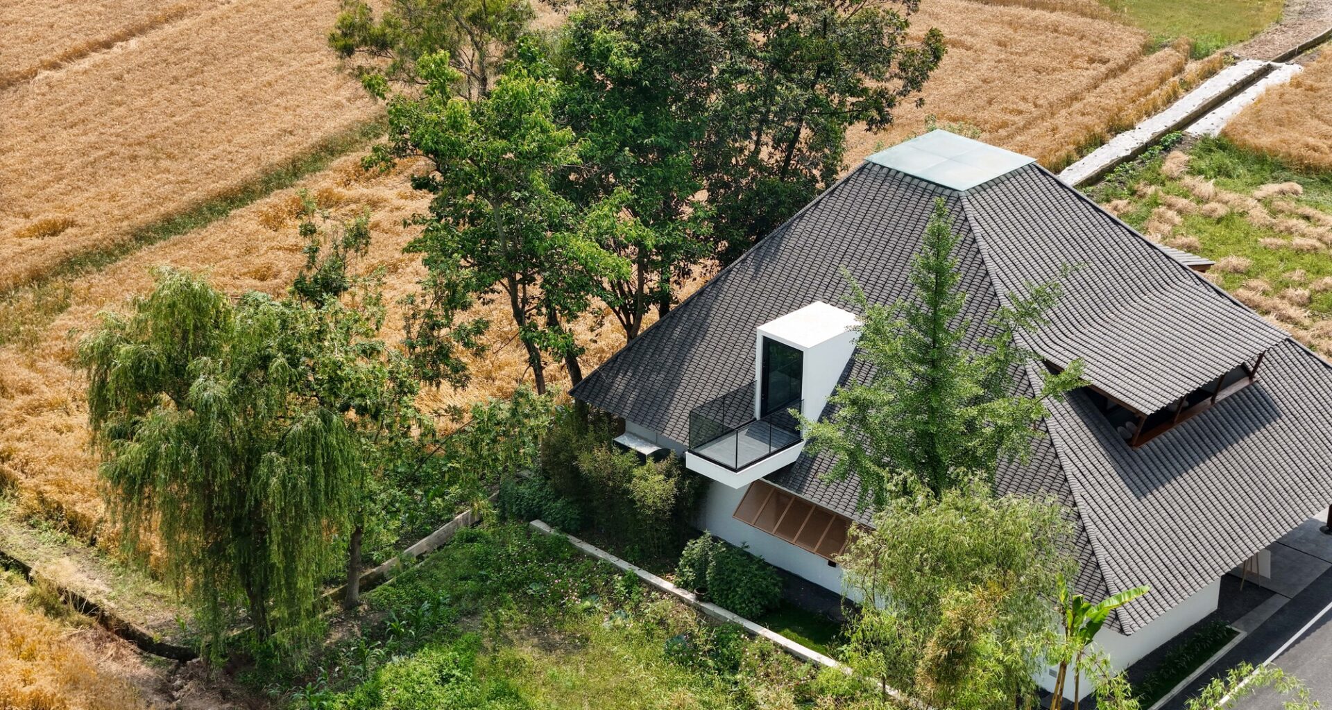Xindu • Herbal Fragrant Cottage / Archermit