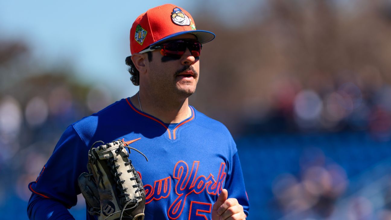 Mets to shuffle roster after OF Mike Tauchman tears meniscus