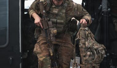 Wolfhounds Conduct Air Assault Training with 25th Combat Aviation Brigade, 25th Infantry Division