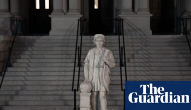 Trump erects statue of Christopher Columbus in White House grounds | Donald Trump