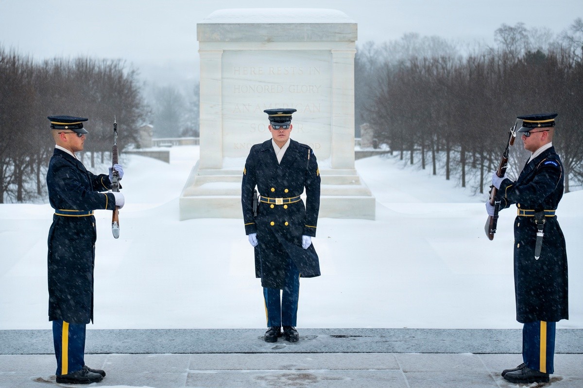 Tomb of the Unknown Soldier marks 100 years since first guard posting | Article