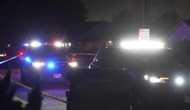 Man banging on doors for help shot by homeowner after forcing entry into SW Houston home