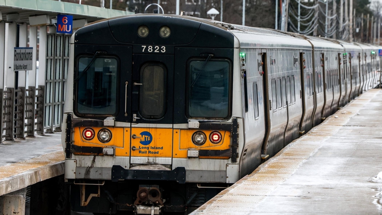 LIRR on or close to schedule after major rush hour disruptions